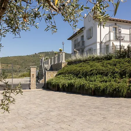 Lucia Villa Cortona