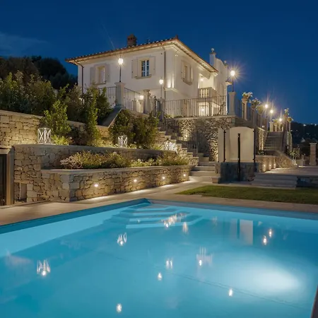 Lucia Villa